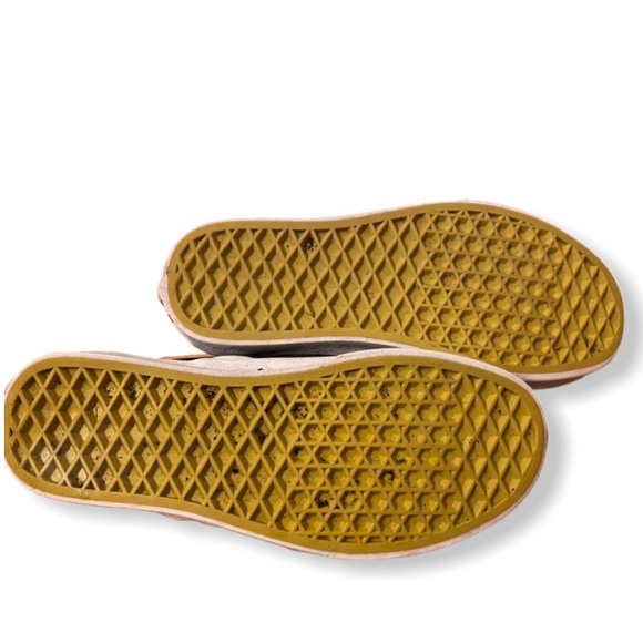 Harry Potter Hufflepuff Vans - Picture 7 of 8